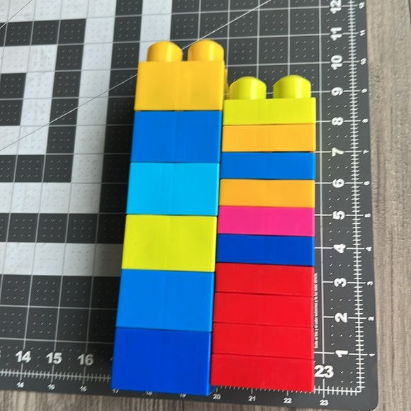 MEGA BLOKS building brick STEM toys 120+ pieces - Picture 6 of 9